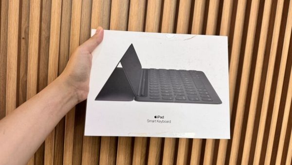 Bàn phím Apple SMART KEYBOARD MPTL2 cho iPad PRO - 10.5inch / iPad Air 3 / iPad 7 ( hàng tồn kho ) - ảnh 1