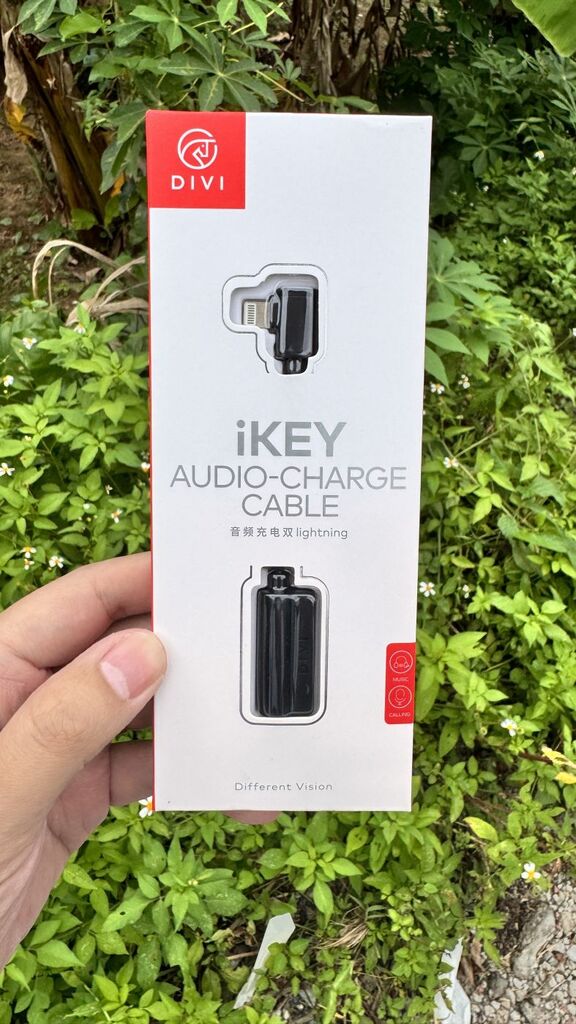 Jack chia cổng Lightning Phone ra 2 cổng Lightning hãng DIVI iKey - vừa sạc vừa nghe nhạc - ảnh 1