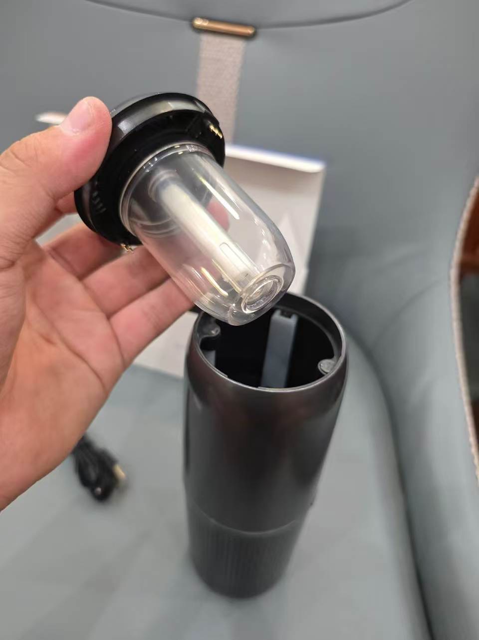 Máy lọc không khí khử mùi ô tô hãng DGQ - H1, tích hợp khuyết tán tinh dầu, tạo ẩm nano (hộp dài) - ảnh 4